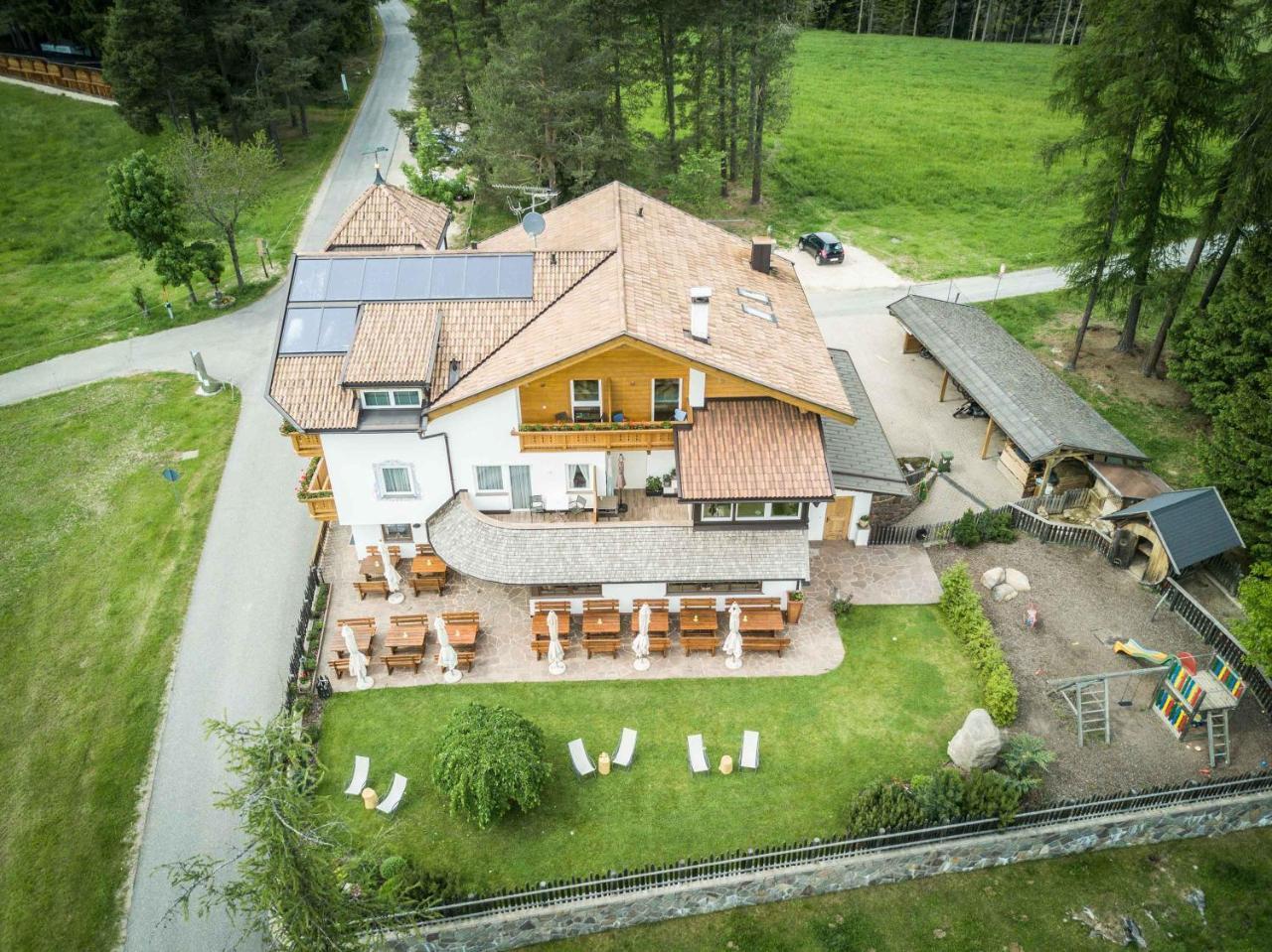 Hotel Landgasthof Laerchenwald Колепиетра Екстериор снимка